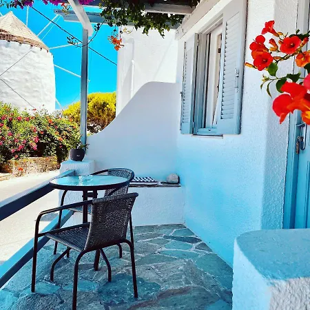 Santanna White Apartment *