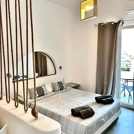 Santanna White Apartment *