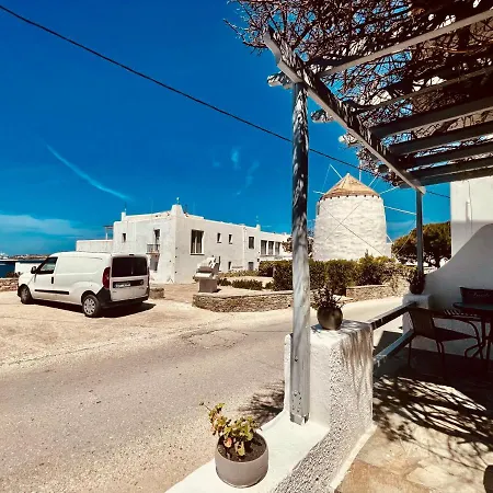 Santanna White Apartment