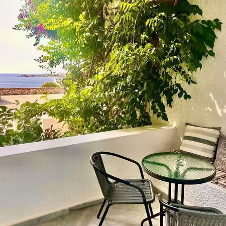 Santanna White Apartment *