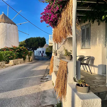 Santanna White Apartment