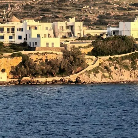 Santanna White Apartment