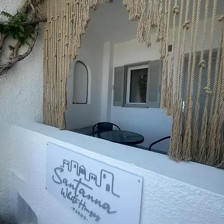 Santanna White Apartment *