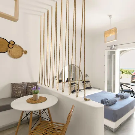 Santanna White * Parikia (Paros)