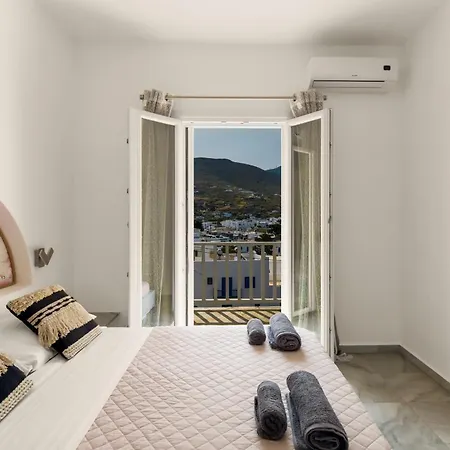 Santanna White Apartment