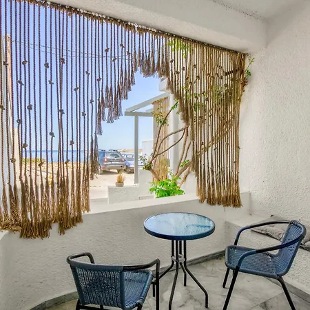 Santanna White Apartment Parikia (Paros)