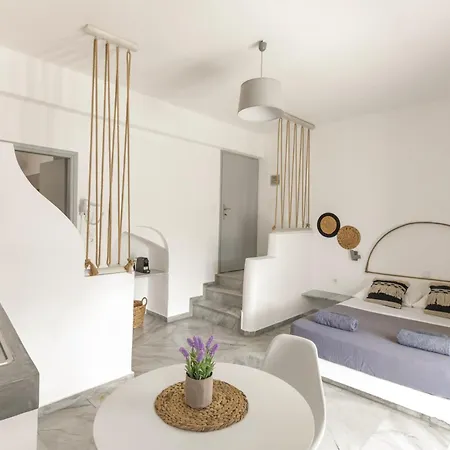 Santanna White Apartment *