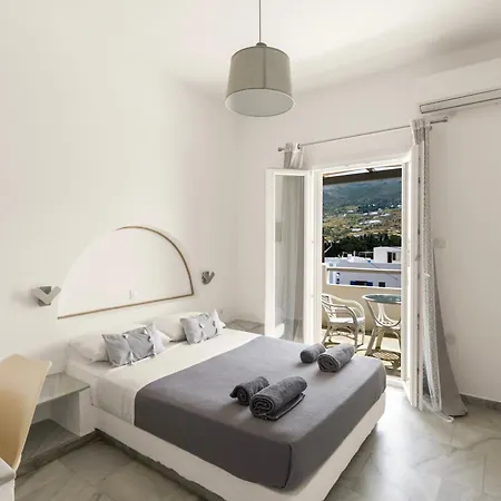 Santanna White Apartment