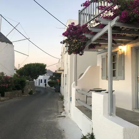 Santanna White Apartment