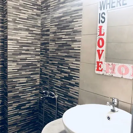 Santanna White Apartment