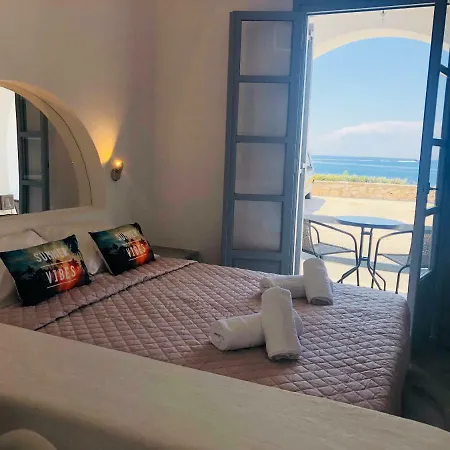 Santanna White Apartment Parikia (Paros)