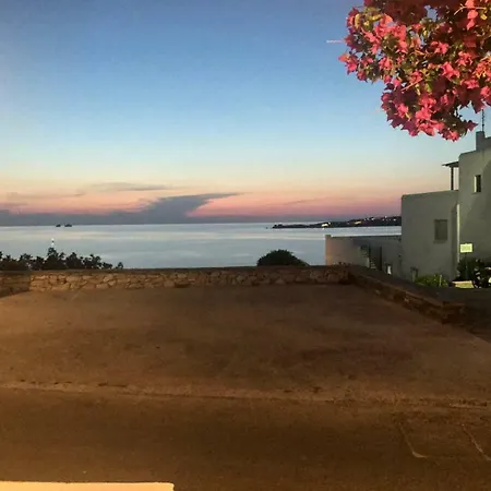 Santanna White Apartment *